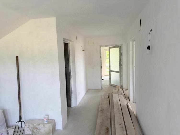 Casă cu Teren 5500 Mp în Central
