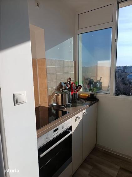 Apartament cu 3 camere decomandat în Tei
