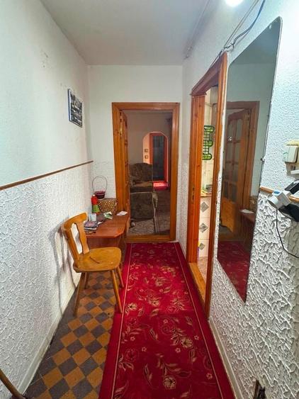 Apartament cu 2 camere semidecomandat în Piața