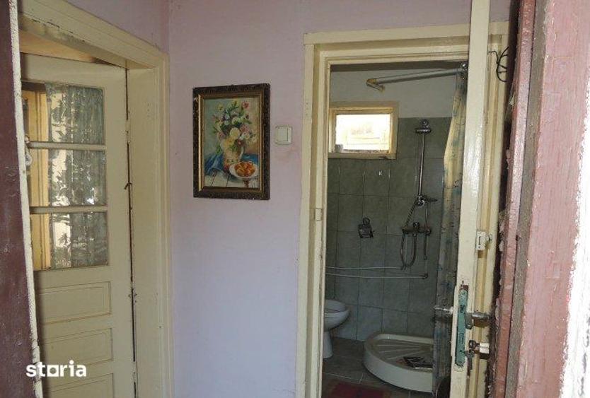 Casă cu 5 camere cu Teren 187 Mp în Pictor Rosenthal