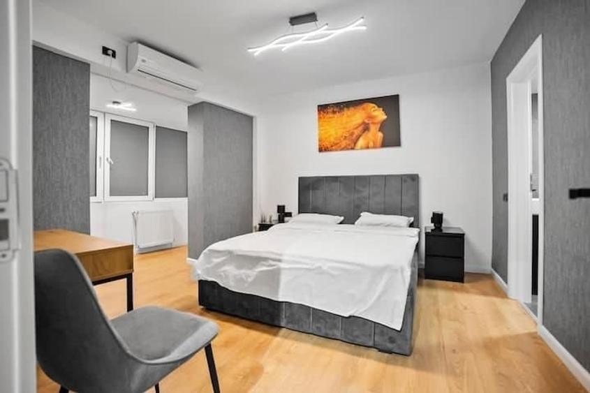 Apartament cu 3 camere decomandat, mobilat în Centrul Istoric