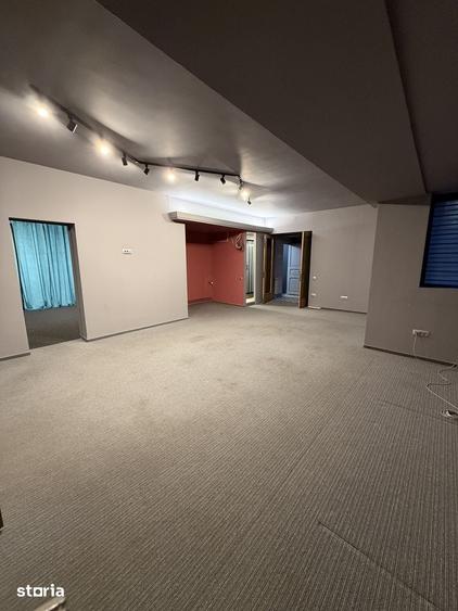 Apartament cu 3 camere în Piața Centrală