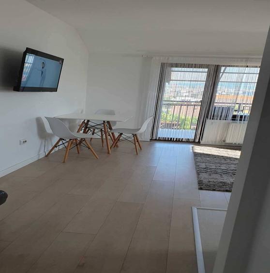 Apartament nou cu 3 camere decomandate, confort I, etaj 2, finisat modern, mobilat si utilat, cu par - 2