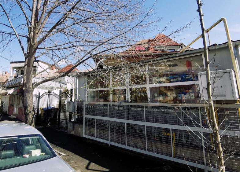 Casă individuală cu 9 camere cu Canalizare în Calea Severinului
