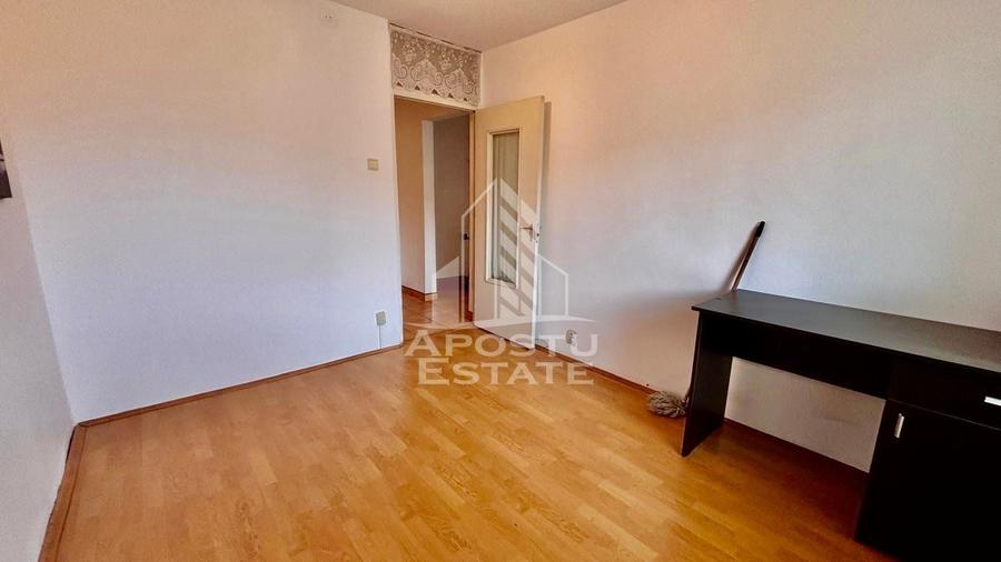Apartament cu 3 camere decomandat, mobilat în Soarelui