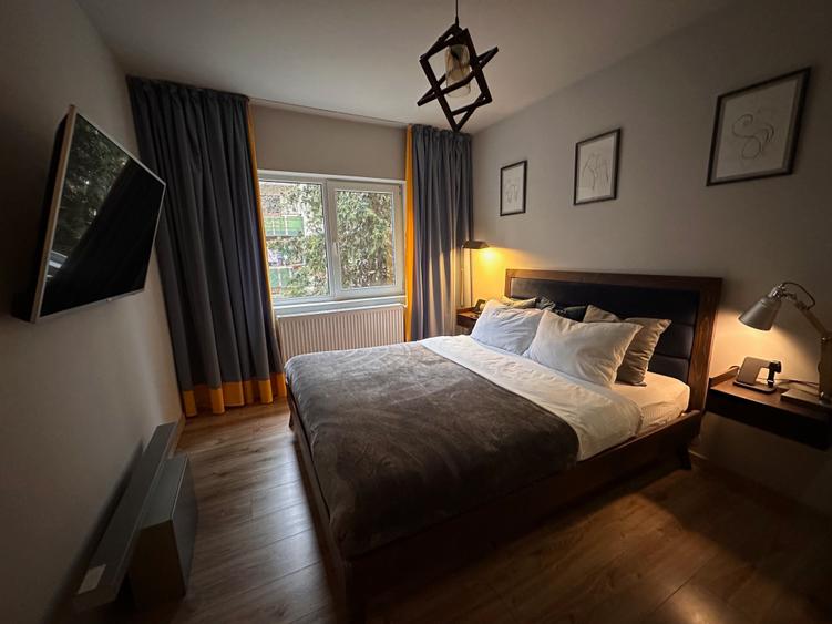 Apartament cu 2 camere decomandat în Micro 17
