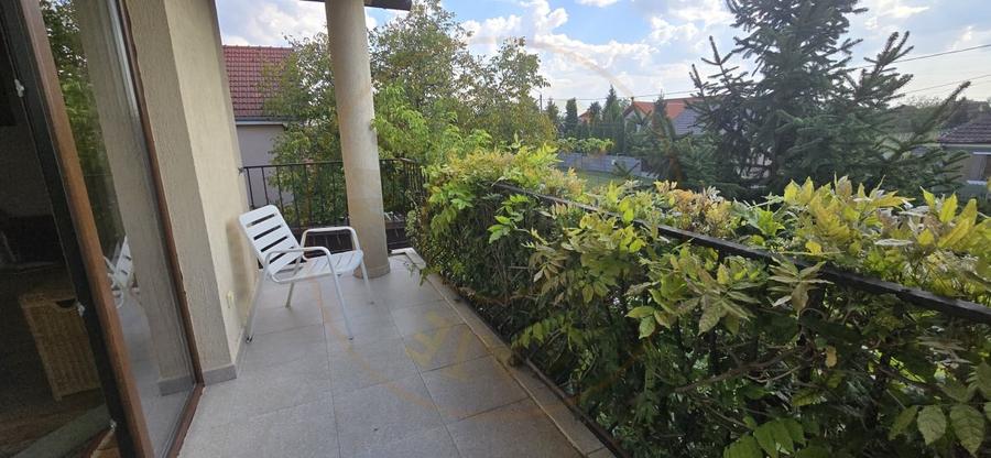 Casă individuală cu 6 camere cu Teren 422 Mp în Carpați 2