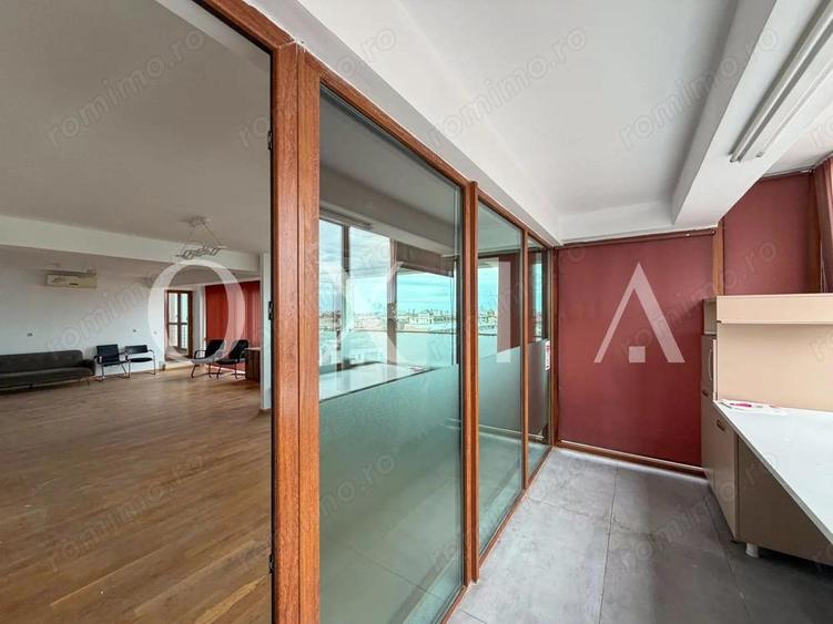 Apartament cu 5 camere decomandat în Complex Studențesc