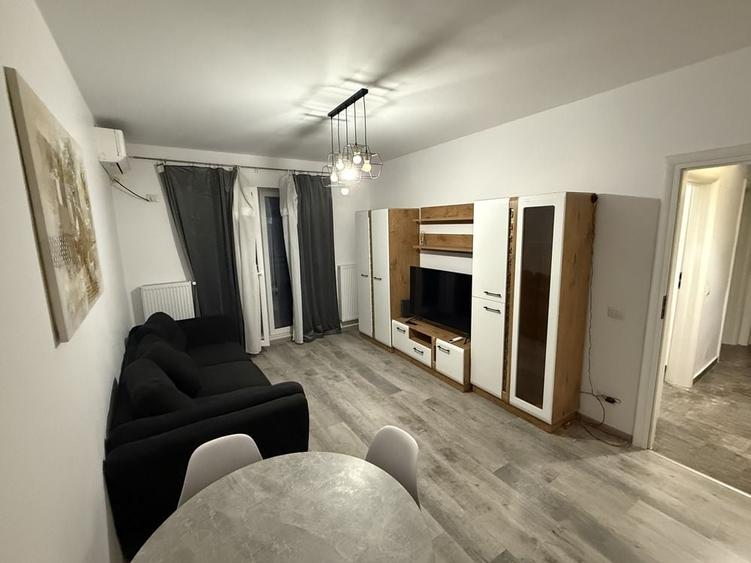 Apartament cu 2 camere decomandat în Apărătorii Patriei