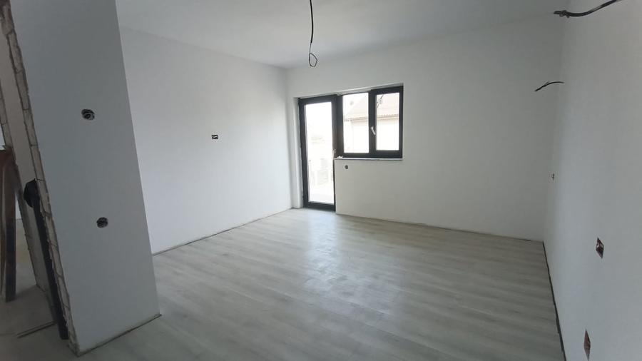 Casă individuală cu 4 camere cu Teren 450 Mp în Braniște (Podari)