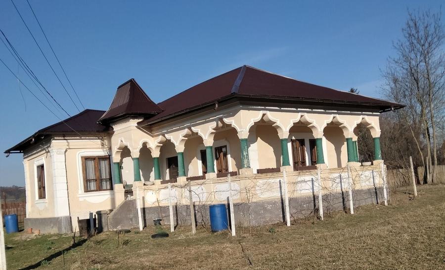 Casă cu 4 camere în Lungani