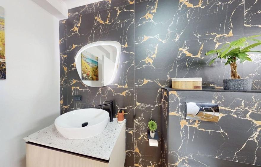 Apartament cu 4 camere în Industrial Vest