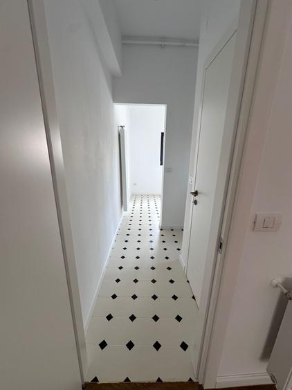 Casă cu 5 camere cu Canalizare în Romană