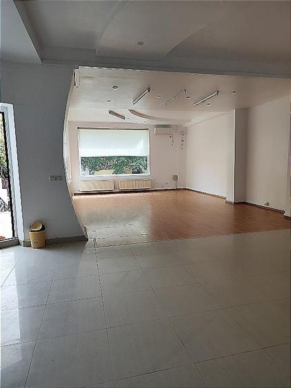 Casă cu Teren 300 Mp în Moșilor