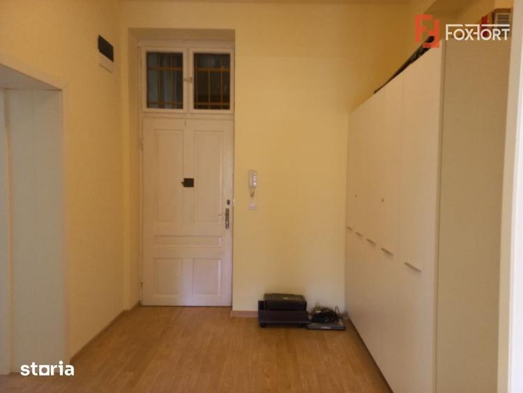 Apartament cu 3 camere decomandat în Badea Cârțan