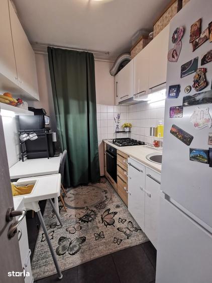 Apartament cu 2 camere semidecomandat în Berceni