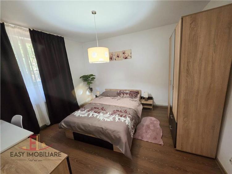 Apartament cu 2 camere decomandat în Cornișa