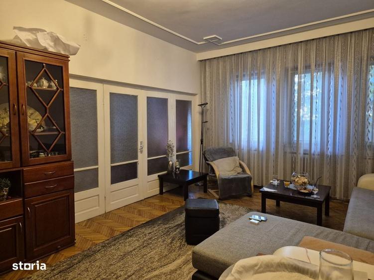 Casă cu 4 camere în Banca Națională