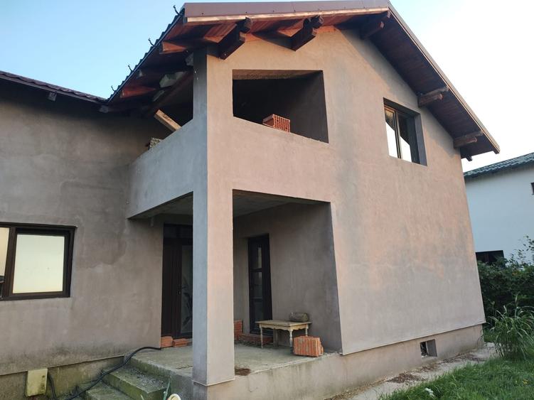 Casă cu 4 camere în Piatra