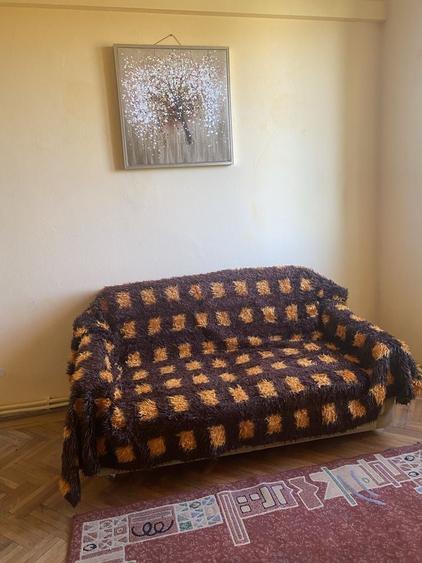 De inchiriat - Ap. 2 camere central, Piata 1 Decembrie, 25, semidec., et. 4/4, 2 balcoane, aproape de facultati, piata, parc. - 2
