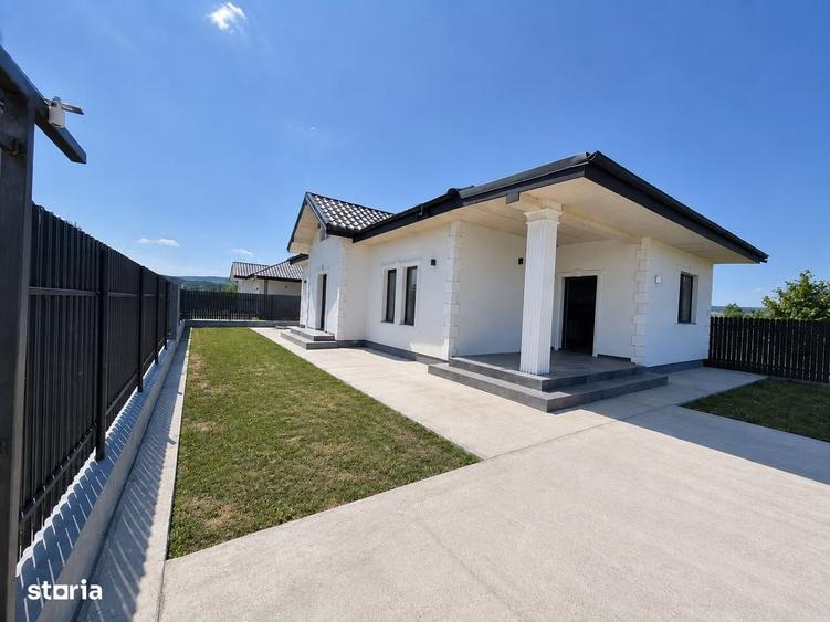 Casă cu 3 camere în Mărgineni