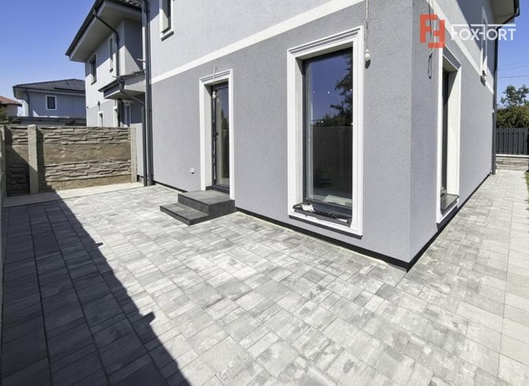 Duplex cu 4 camere semidecomandat cu Canalizare în Giroc