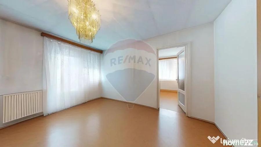 Apartament cu 2 camere semidecomandat în Centrul Civic