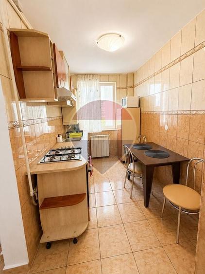 Apartament cu 2 camere semidecomandat în Griviței