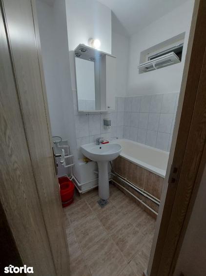 Apartament cu 2 camere decomandat în Micro 6