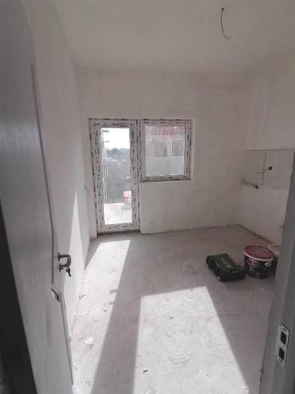 Casă cu 4 camere cu Teren 200 Mp în Prelungirea Ghencea