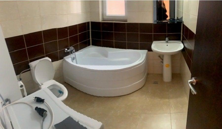 Apartament cu 3 camere decomandat în Săsar