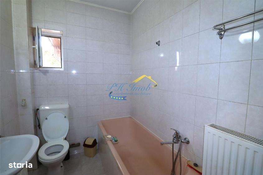 Casă cu 4 camere cu Teren 463 Mp în Central