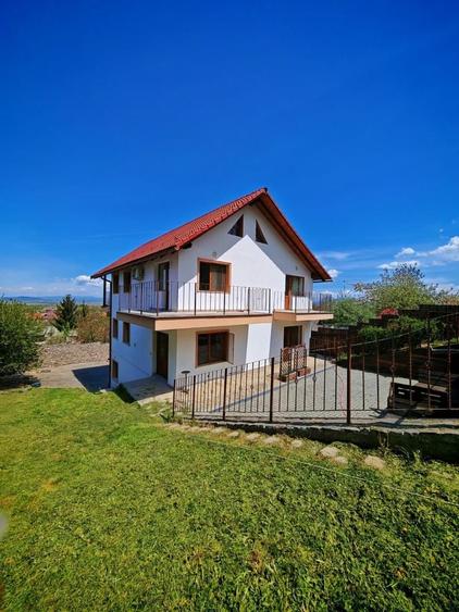 Casă individuală cu 6 camere cu Canalizare în Exterior Sud