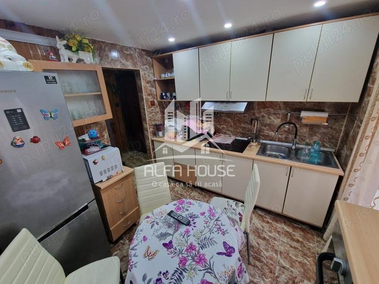 Apartament cu 3 camere semidecomandat în Govândari