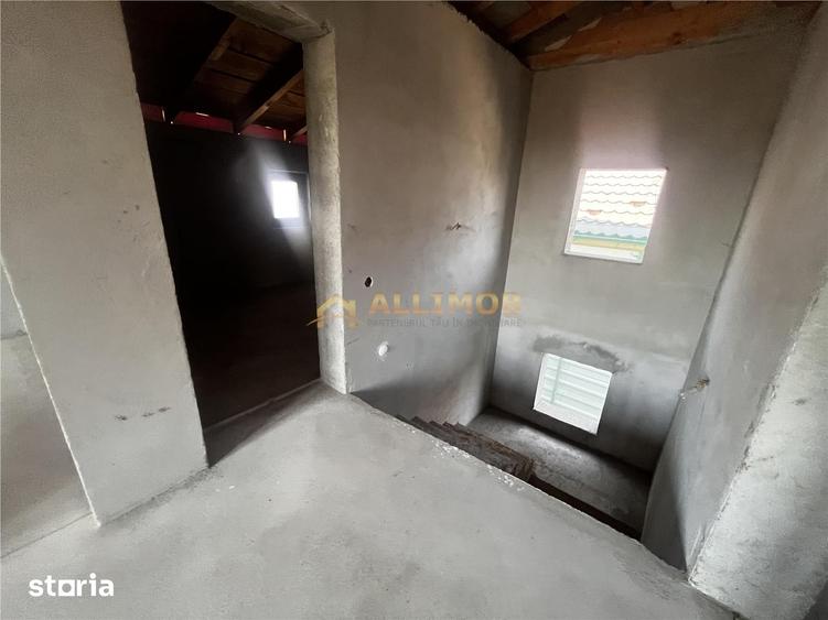 Casă cu 4 camere cu Teren 300 Mp în Târgșoru Vechi