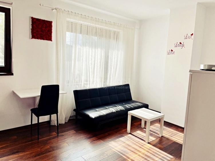 Apartament cu 2 camere nedecomandat, mobilat în Central