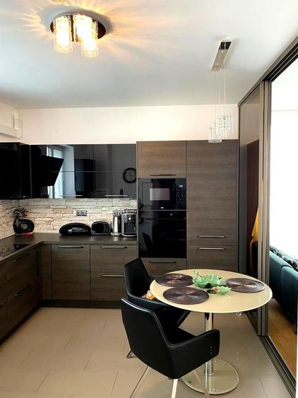 Apartament cu 3 camere semidecomandat în Polonă