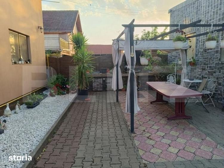 Casă cu 5 camere cu Teren 720 Mp în Sânmihaiu Român