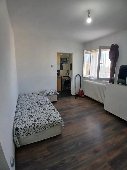 Garsonieră decomandată în Balta Albă