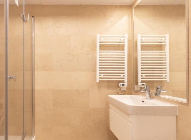 Apartament cu 3 camere decomandat în Domenii