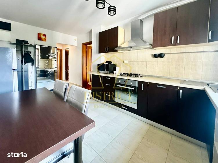 Apartament cu 3 camere în Aradului
