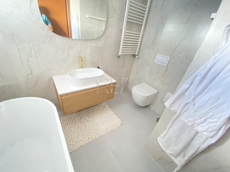 Apartament cu 3 camere nedecomandat, mobilat în Parcul Carol
