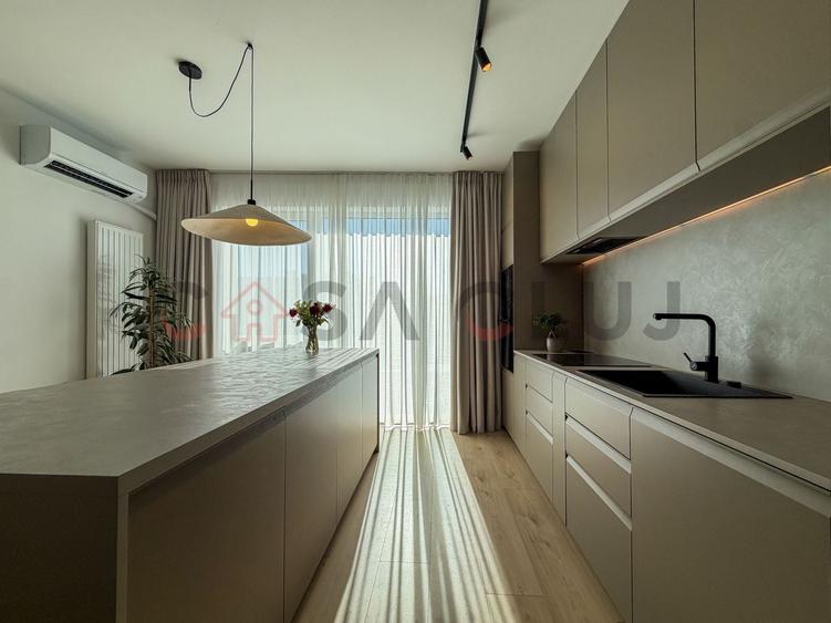 Apartament cu 3 camere decomandat, mobilat în Central