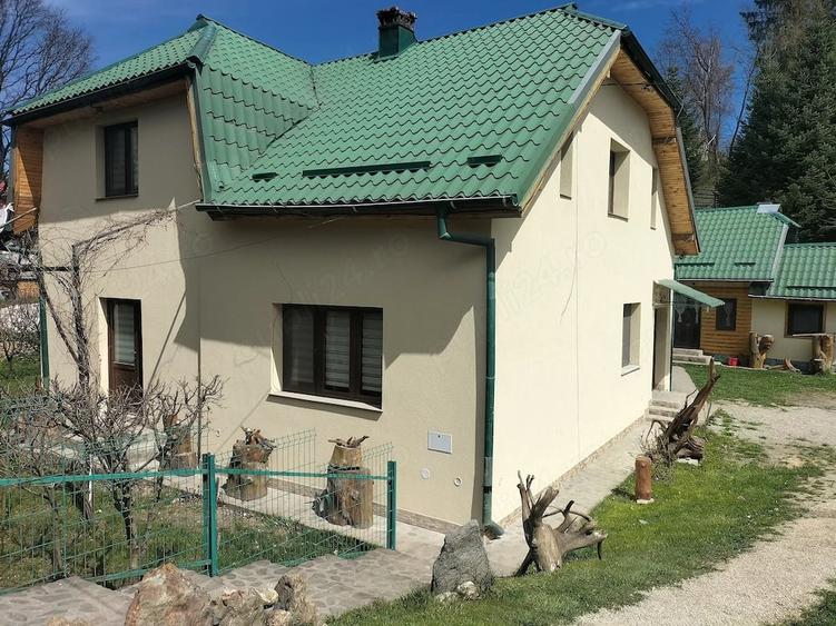 Casă cu 6 camere cu Teren 1300 Mp în Periferie
