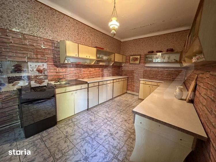Casa cu etaj, 130.75 mp, 5 camere, zona 14 Mai - 5