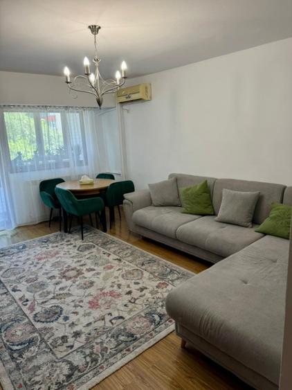 Apartament cu 3 camere decomandat, mobilat în Alexandru Obregia