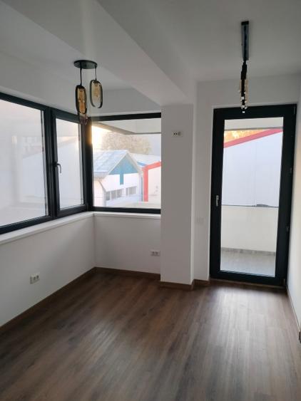 Casă individuală cu 5 camere cu Teren 200 Mp în Lujerului