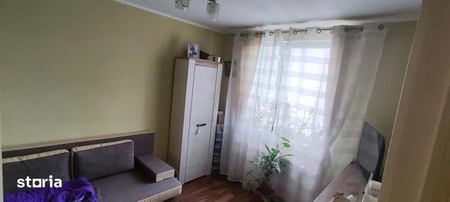 Apartament cu 4 camere decomandat în Dâmbu Pietros