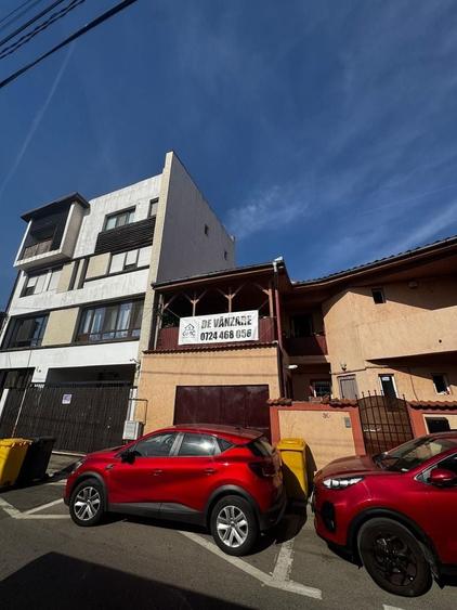 Casă individuală cu 6 camere cu Canalizare în Rahova