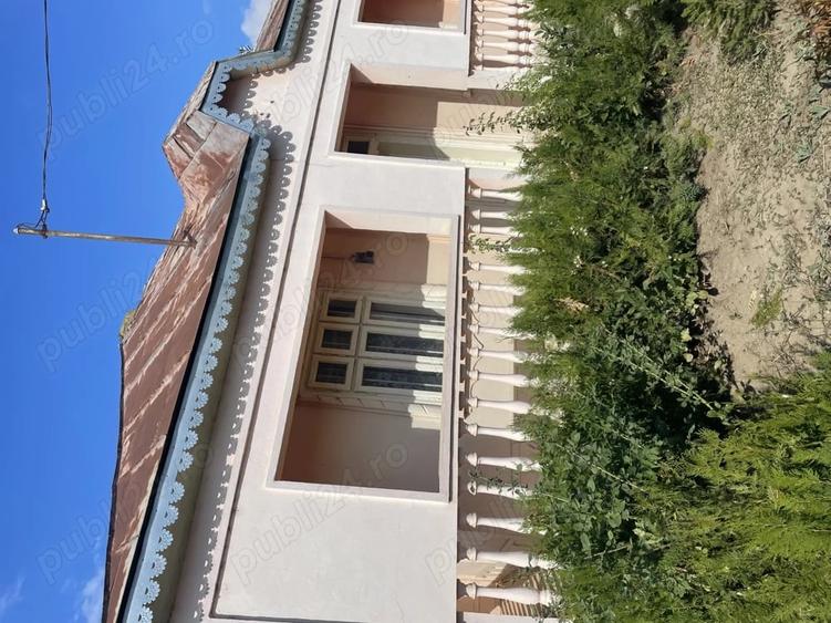 Casă cu 5 camere cu Teren 2820 Mp în Central